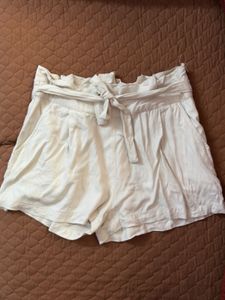✨SALE✨Beige shorts