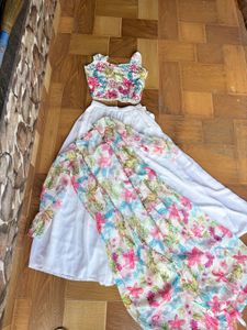 Chic Floral Crop Top & Skirt Set