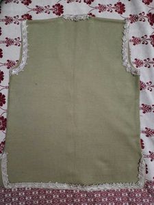 Sleeveless Sweater With Delicate Lace Trim