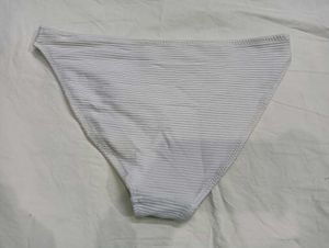 White 💛32Ribbed Bikini Bottoms