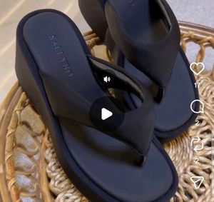 Black Flip Flop Sandals