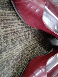 Red Faux Leather Bellies in Good Condition