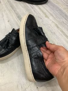 Stylish Black Leather Loafers with Tassel