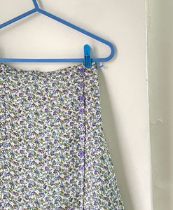 A-line skirt with slit