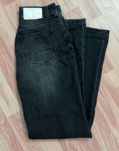 🖤 Distressed Knee Wash Black Jeans 𝜗𝜚˚⋆