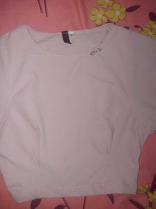 Chic Textured Pink Cropped Top