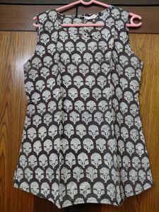 Stylish Sleeveless Printed Top with Boho Jacket