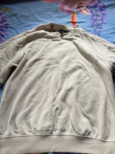 Comfortable Beige Sweatshirt