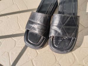 Stylish Black Quilted Slides