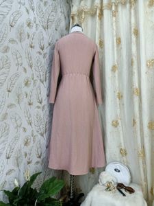 Elegant Pink Midi Dress