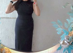 SALE:Sleek Black Bodycon dress