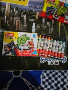 Flair Avengers Coloring Book &amp; Crayons Set