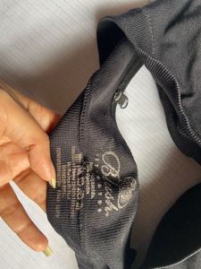 Comfortable Black Sports Bra