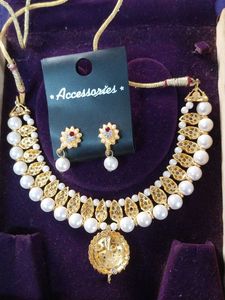 Exquisite Pearl &amp; Stone Necklace Set