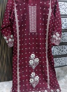 Elegant Maroon Embroidered Kurta Set🫀