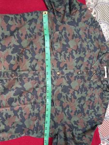 Men's Camouflage Button-Up Shirt chest pockets