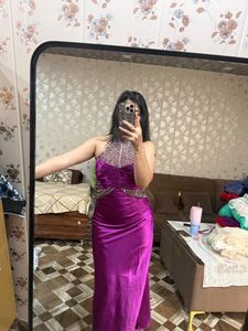 Stunning Purple Embellished Gown❤️🎀