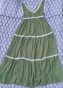 Green Maxi Dress with Lace Details 👀💓