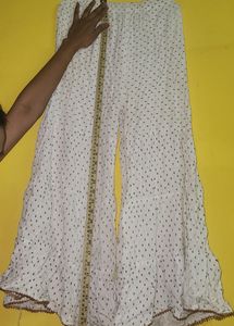 White Garara, Sharara Plazzo, Palazzo