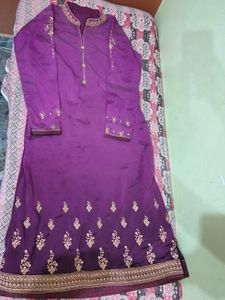 Elegant Purple Embroidered Kurta