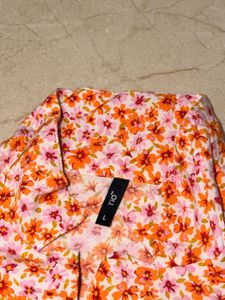 Chic Floral Print Button-Up Top