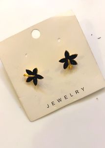 New Elegant Black Leaf Stud Earrings