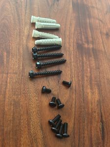 4 Set Of Screws- A Class Quality Top Notch