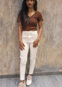 White High-Waisted Jeans