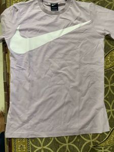 Nike Swoosh T-Shirt