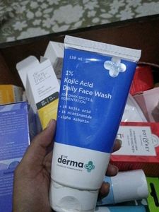 The Derma Co. 1% Kojic Acid Daily Face Wash