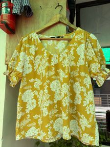 Chic Mustard Floral Top