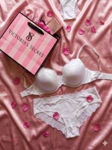 hunkemoler Lace Bra &amp; Panty Set