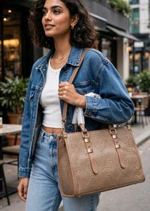 🆕Stylish Taupe Textured Handbag