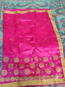 🎉🎉Pink &amp; Gold Embroidered Saree With Blouse
