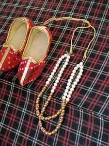 Red Ethnic Mojari with Pearl Necklace