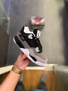 Air Jordan 4 Retro