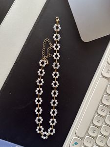 Unused Chic Pearl Flower Necklace