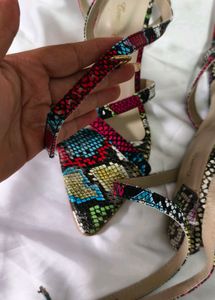 I. MULTI CUTE HEELS