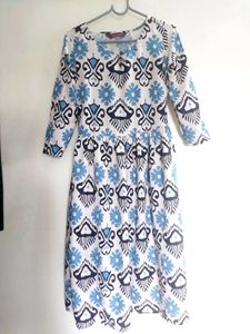 Blue &amp; White Printed kurti