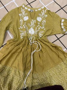 Elegant Mustard Muslin Dress🧚🏻‍♀️🦋🌼