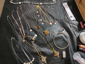 🥳1 Pendant With Freebie🥳