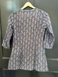 Women's Blue Leaf Print Kurta
