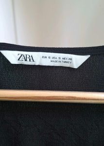 ZARA Chic Black Pleated Midi Dress with Belt