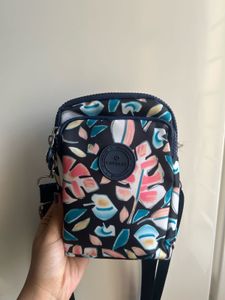 Super Good Caprese Phone Sling Bag