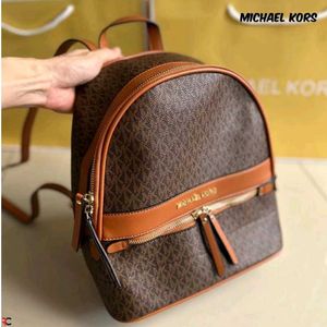 MICHAEL KORS* *KENLY SIGNATURE LOGO MEDIUM BACKPAC