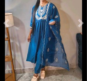 Elegant Blue Embroidered Kurta Set