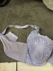 Lace Detail Padded Bra