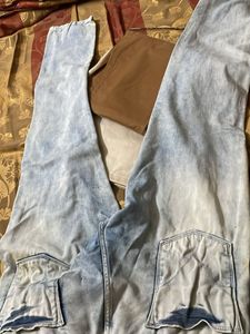 Light Wash Ripped Jeans