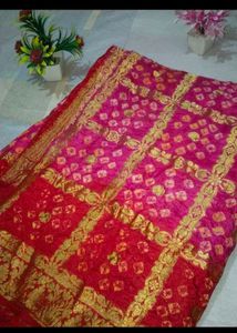 Vibrant Pink &amp; Red Bandhani Saree