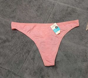 cotton new thong but there is 1 flaw..check thn bu